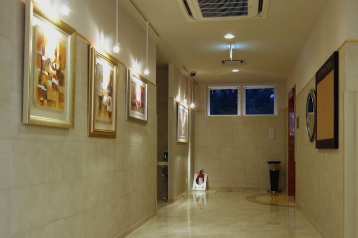 Ballroom/Hall 38 of 40