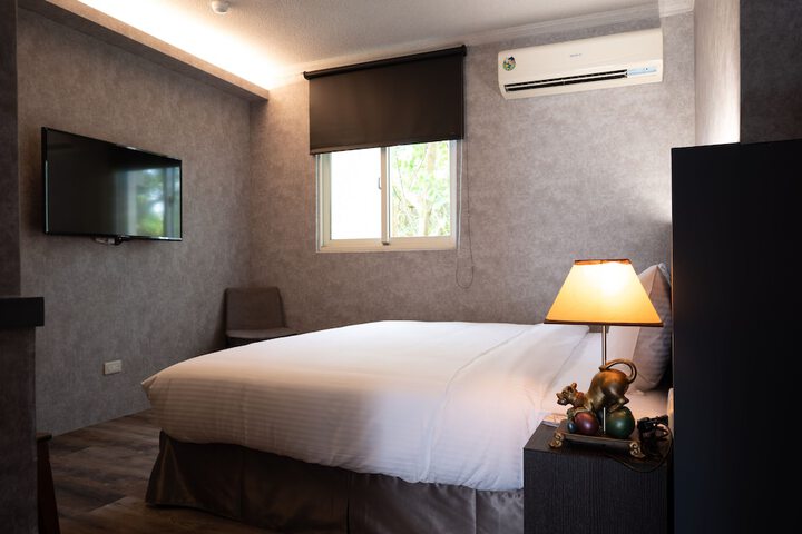 Room 8 of 46