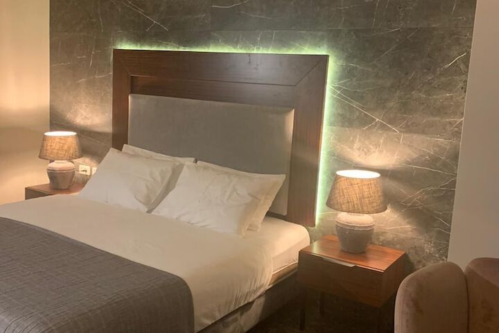 Room 13 of 65