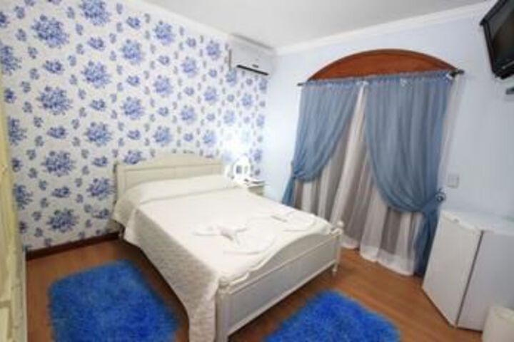 Room 11 of 27