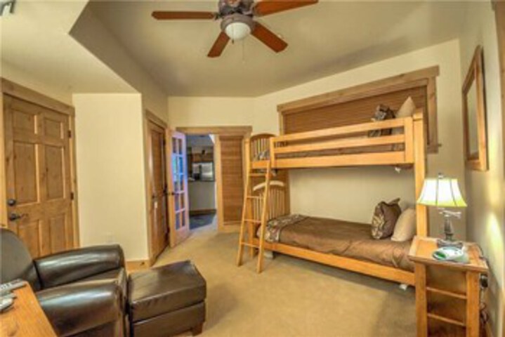 Room 28 of 28
