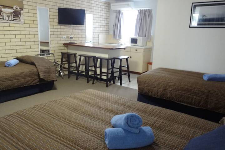 Room 17 of 48