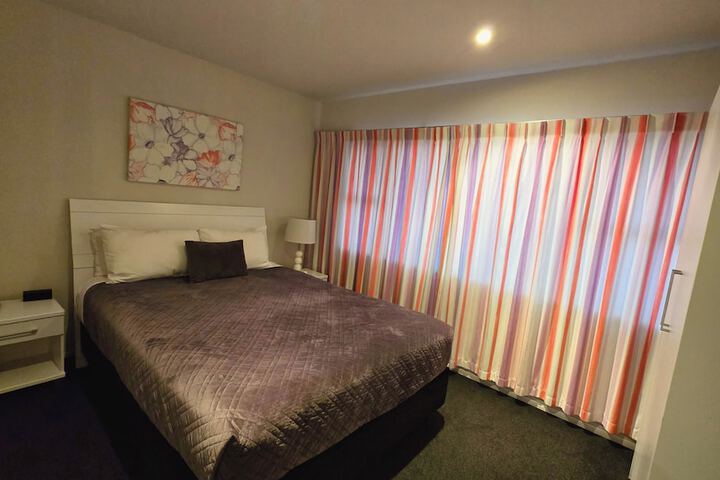 Room 51 of 175
