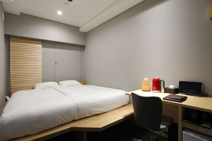 Room 9 of 61