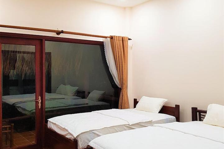 Room 16 of 53
