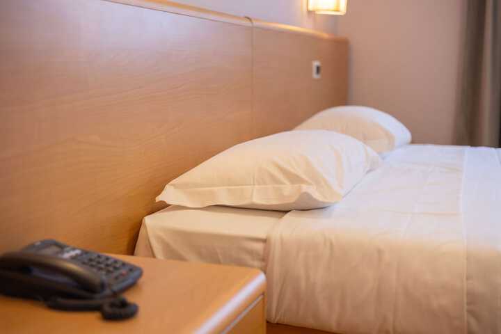 Room 25 of 104