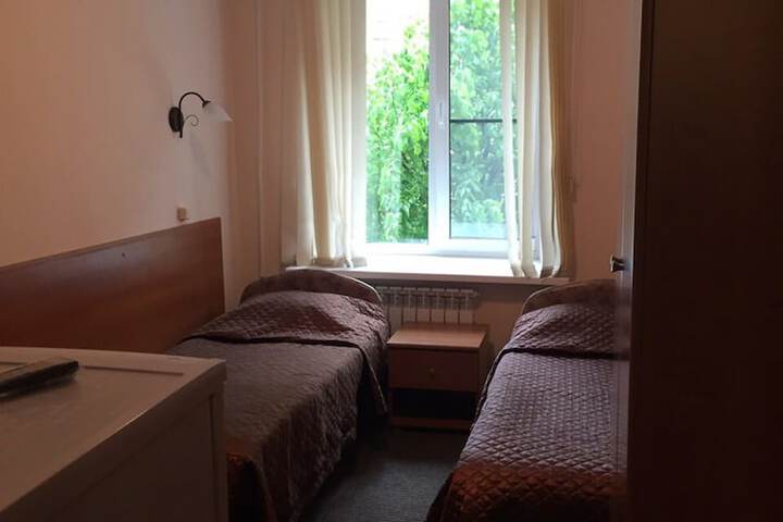 Room 9 of 14