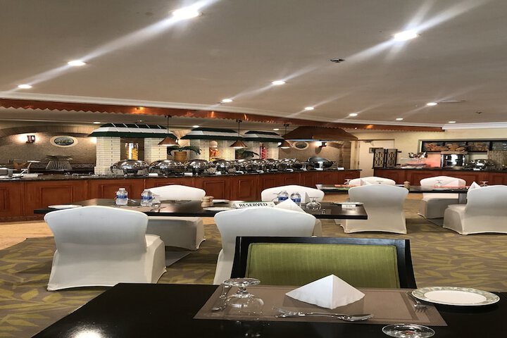 Dining 40 of 60