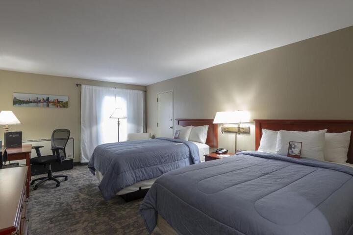 2 Double Beds (12 of 16)