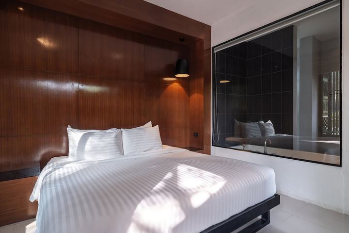 Room 27 of 137