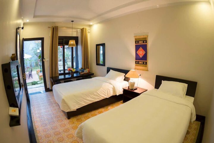 Room 2 of 35