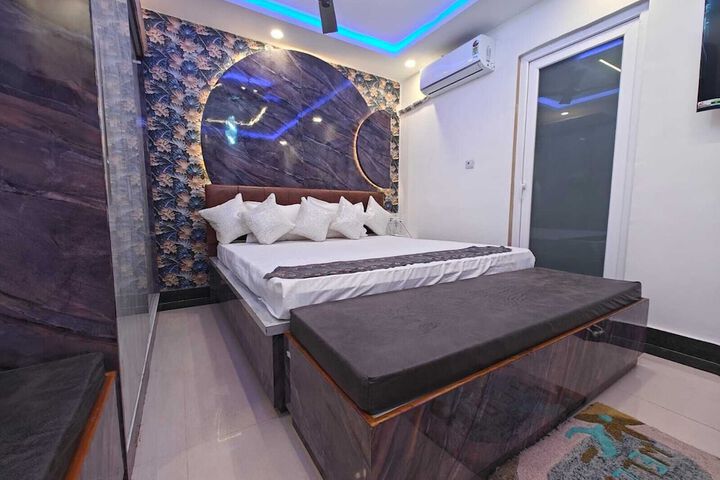 Room 7 of 15