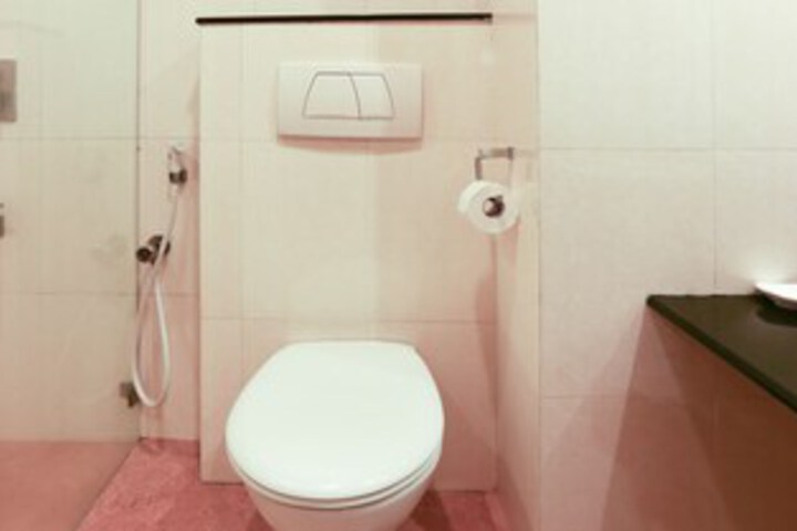 Room 8 of 97