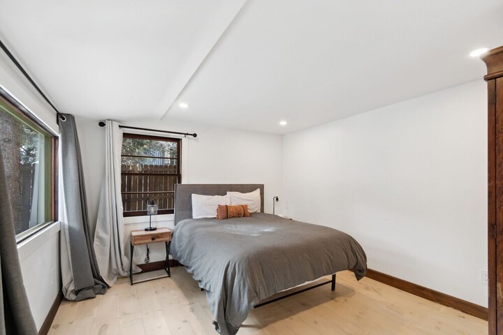 Room 10 of 91