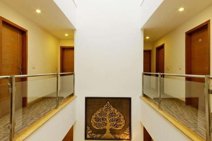 Ballroom/Hall 35 of 40