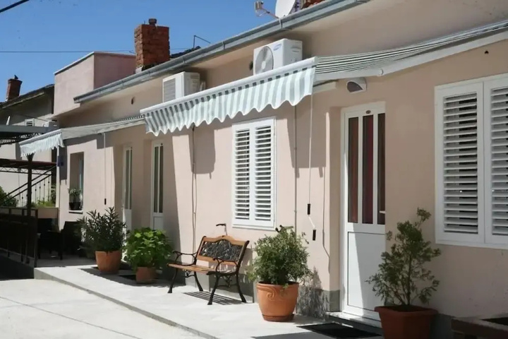 Stjepan Free Parking SA3