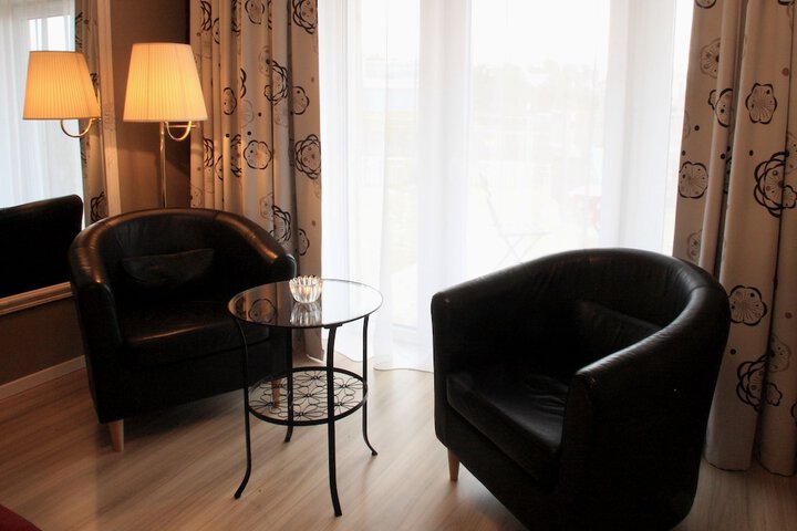 Room 6 of 44