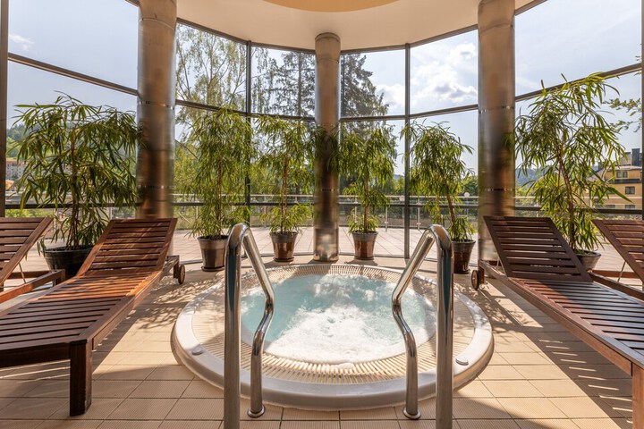 Pool 13 of 45