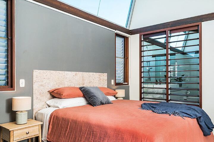 Room 2 of 23