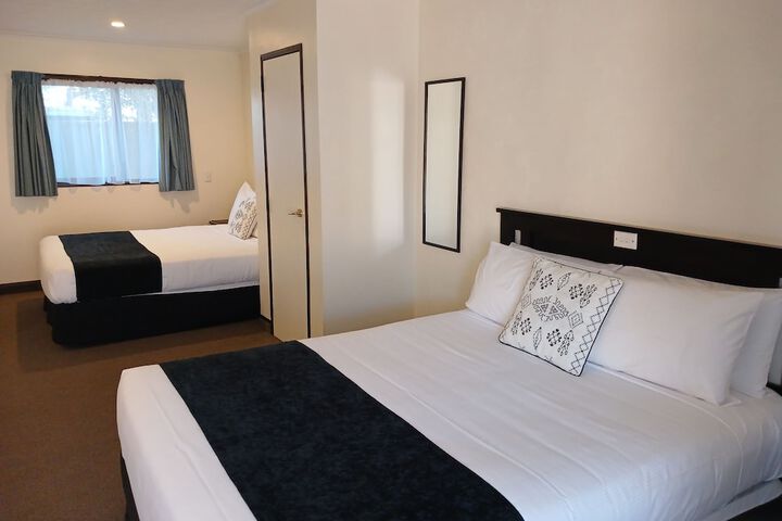 Room 10 of 120
