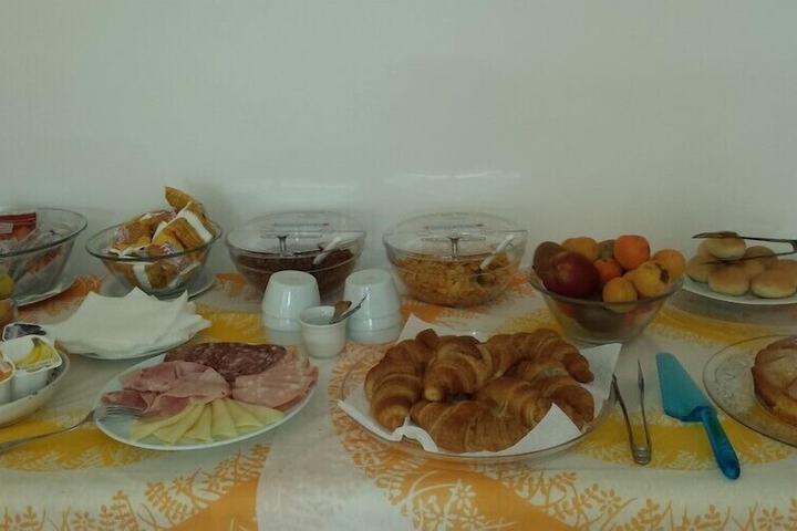 Breakfast/Coffee Service 21 of 93