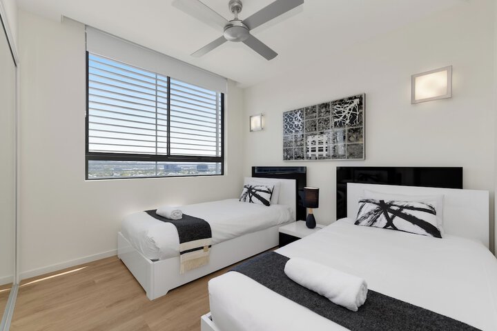 Room 25 of 173