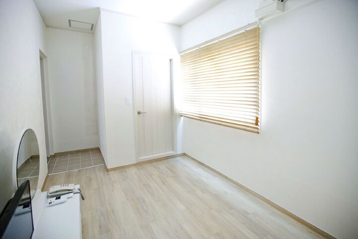 Room 5 of 55