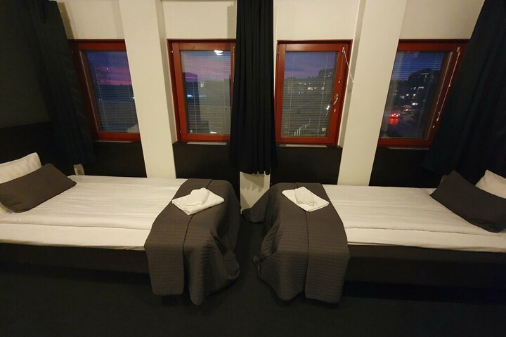 Room 21 of 34