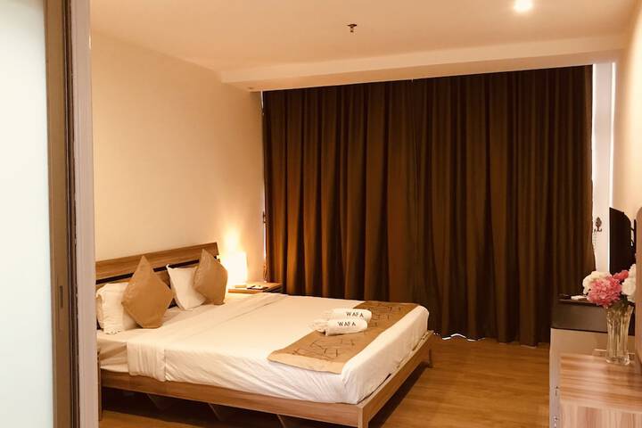 Room 35 of 76