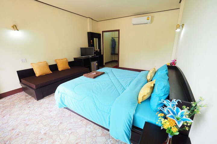 Room 10 of 90