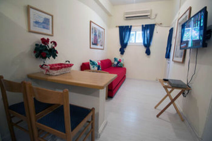 Room 104 of 120
