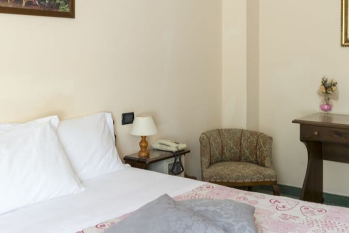 Room 4 of 60