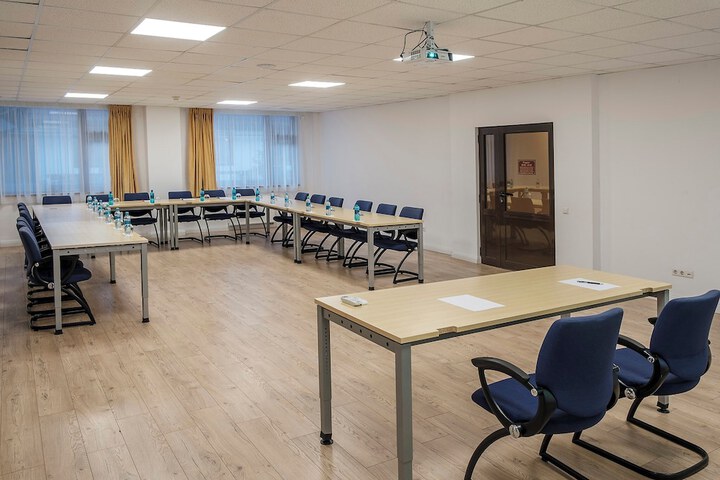 Business Center 38 of 60