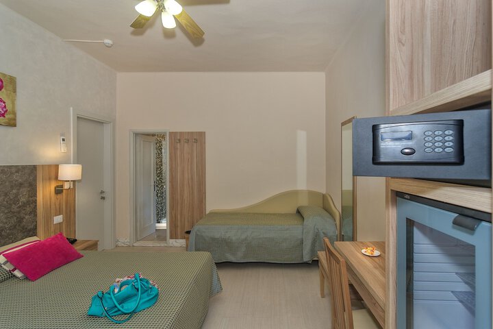 Room 11 of 68