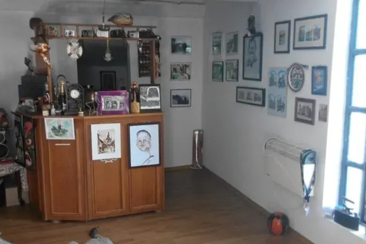 Room 3 of 6
