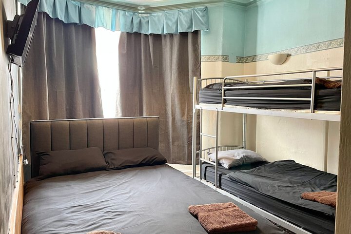 Room 5 of 7