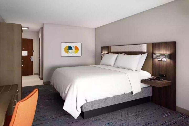 Standard | King Bed (5 of 8)