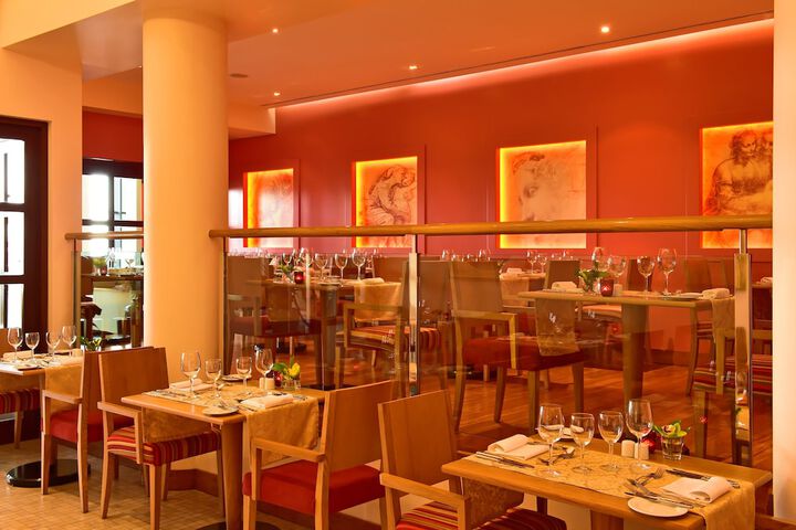 Dining 227 of 411