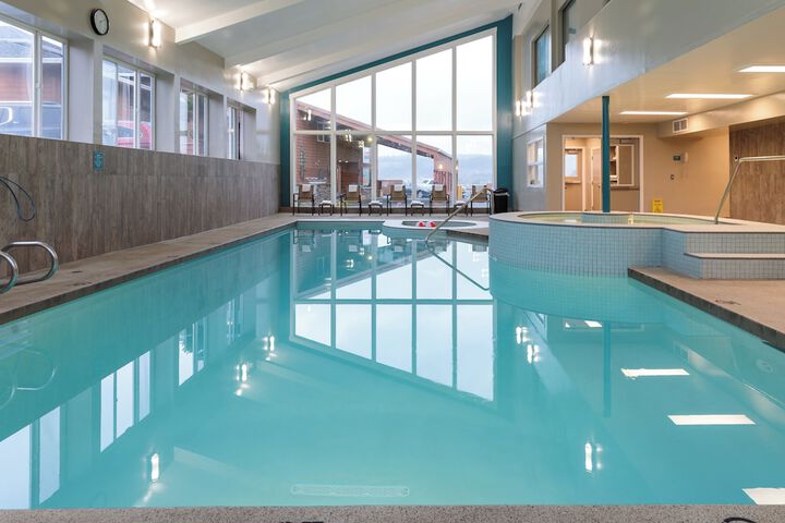 Pool image of Hallmark Resort - Cannon Beach