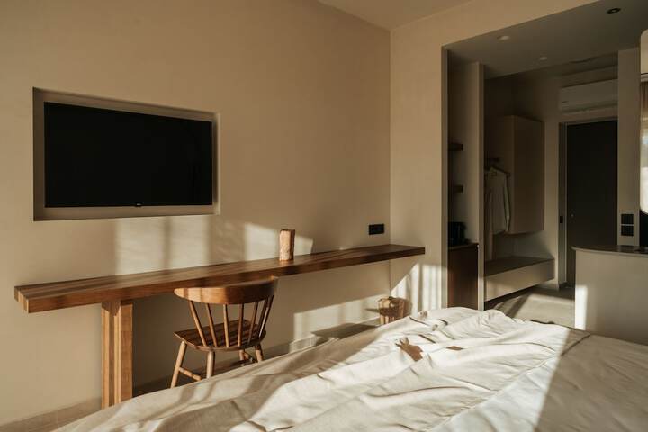 Room 8 of 42
