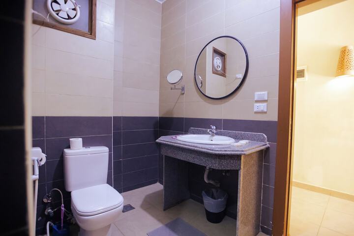 Room 35 of 107