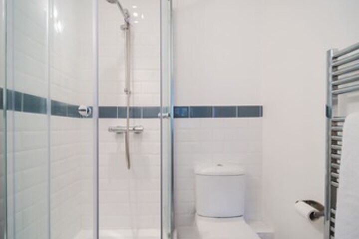 Room 4 of 30