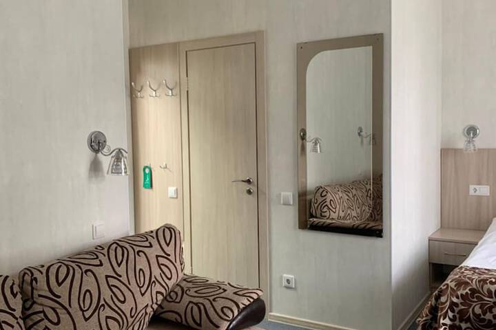 Room 37 of 62