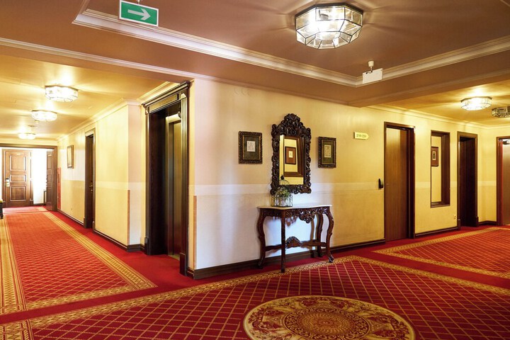 Hotel Interior 102 of 128
