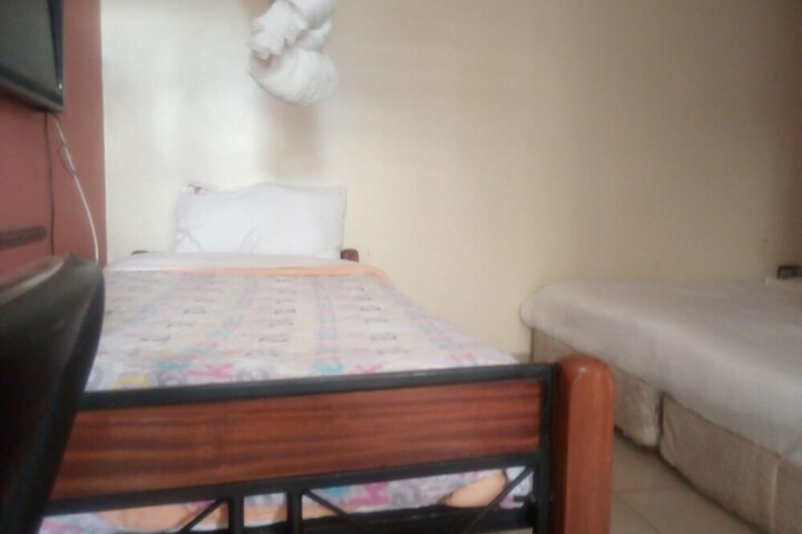 Room 4 of 15