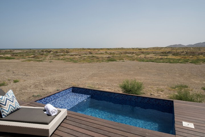 Pool 32 of 60