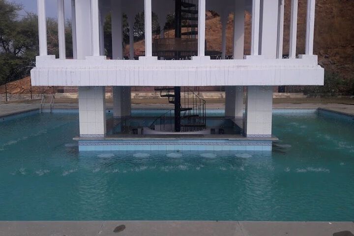Pool 54 of 105