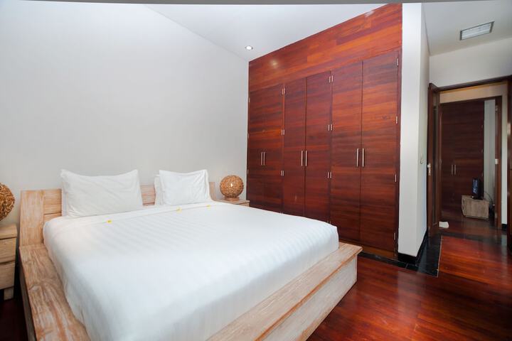 Room 4 of 34