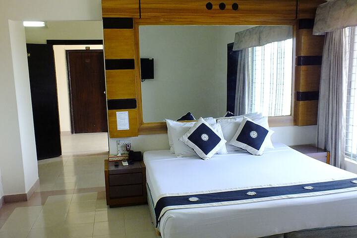 Room 13 of 48