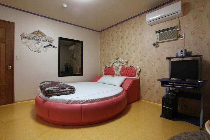 Room 21 of 79